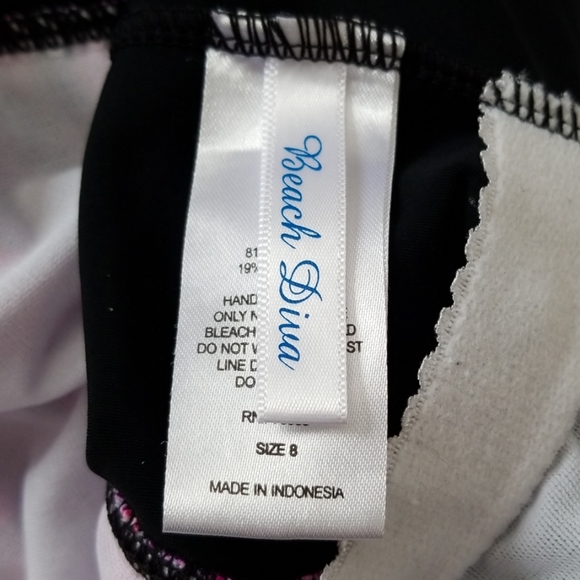 Bathing suit - Picture 3 of 3